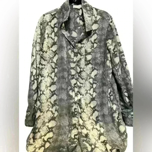 Cotton On button down shirt gray snakeskin print, L - Picture 1 of 5